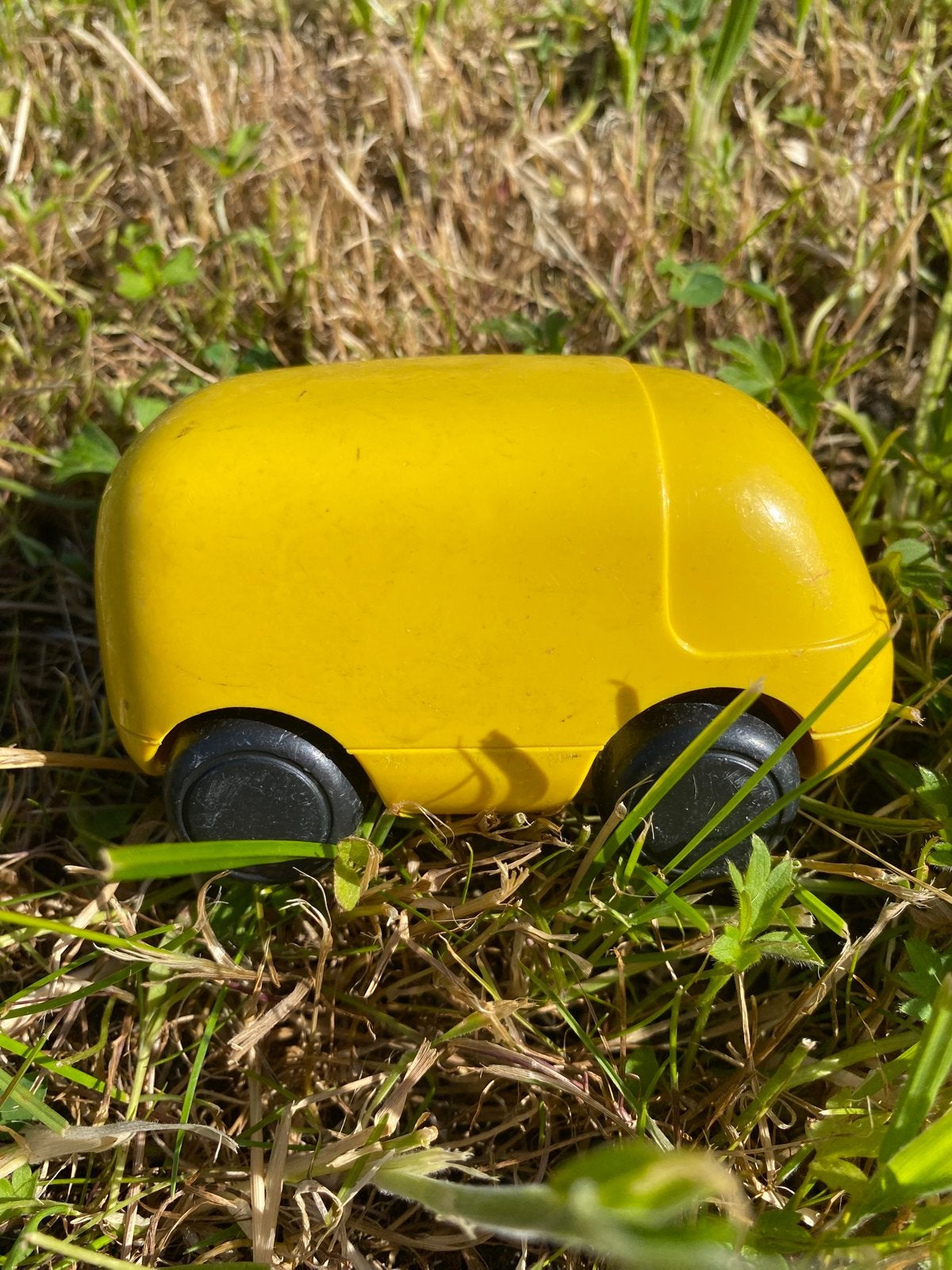 Geel speelgoedautootje van AMBI toys, Ophalen of Verzenden, Gebruikt