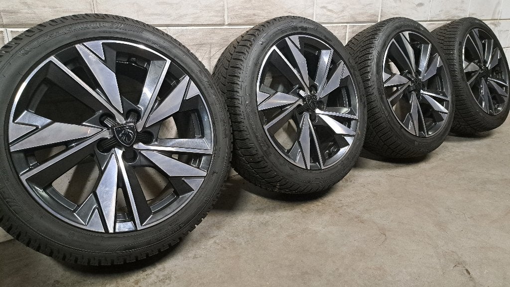 Winterbanden Peugeot 308 508 Partner Berlingo 225/45/17, Gebruikt, Banden en Velgen, 17 inch, Personenwagen