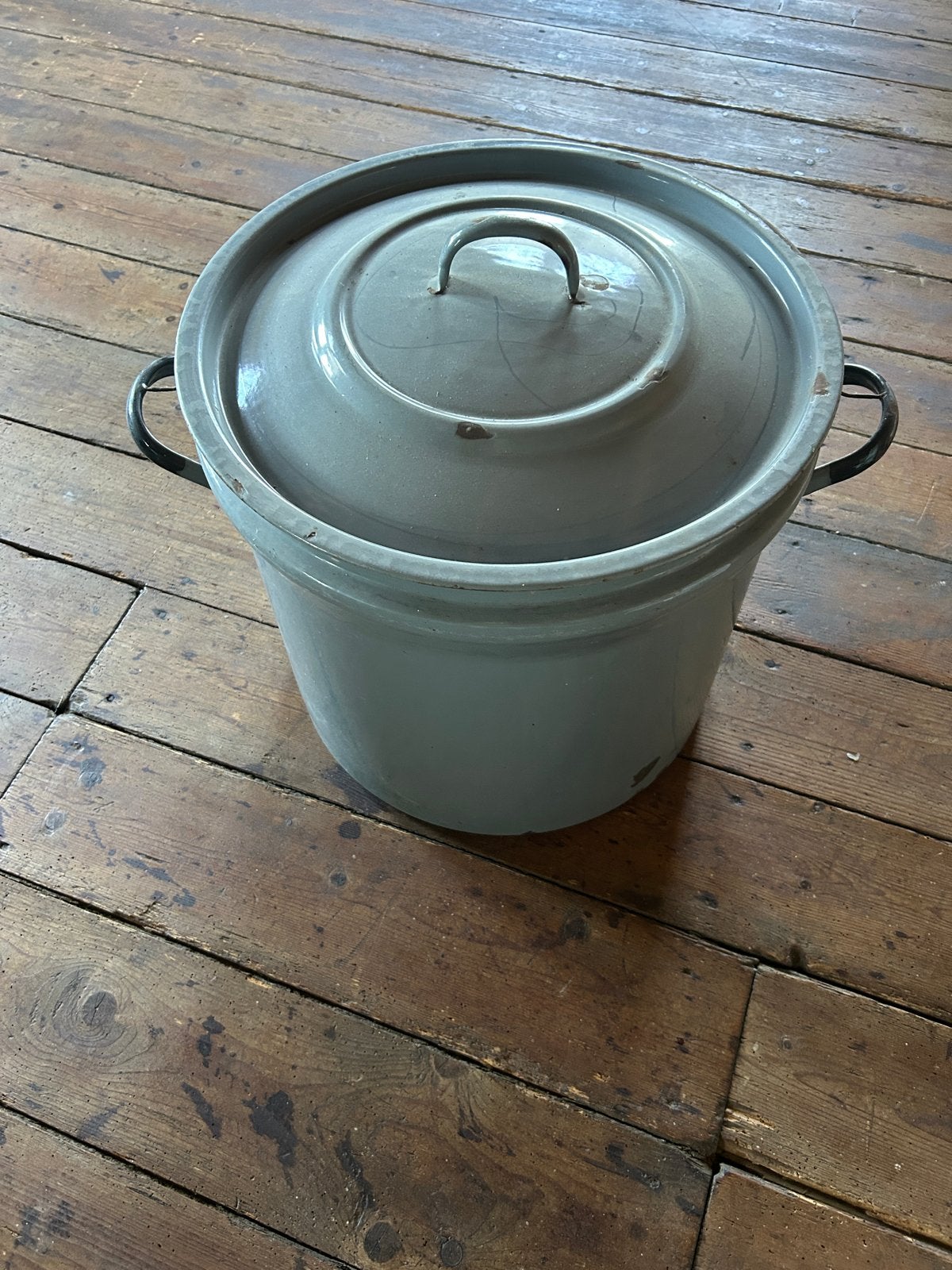 Vintage geëmailleerde pot met deksel, Ophalen