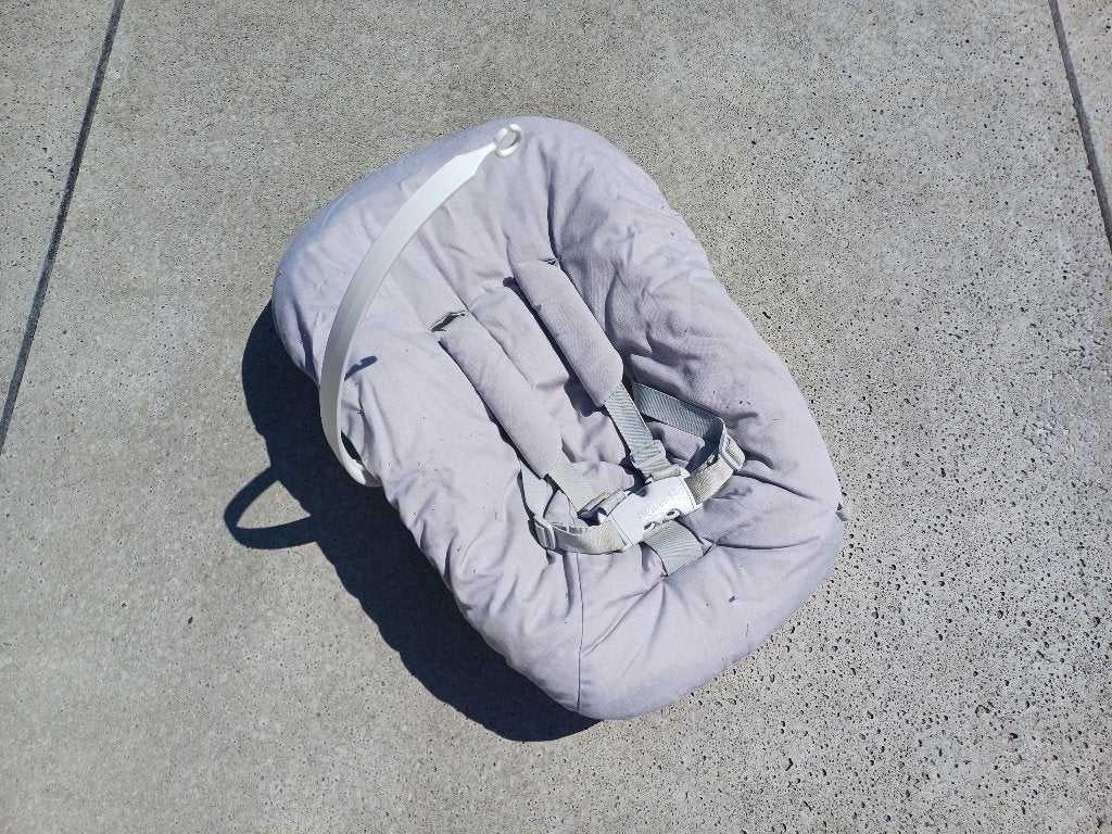 Stokke Tripp Trapp Newborn Set - Grijs (z.g.a.n.), Kinderen en Baby's, Kinderstoelen, Ophalen, Zo goed als nieuw, Hangstoel, Gordel(s)
