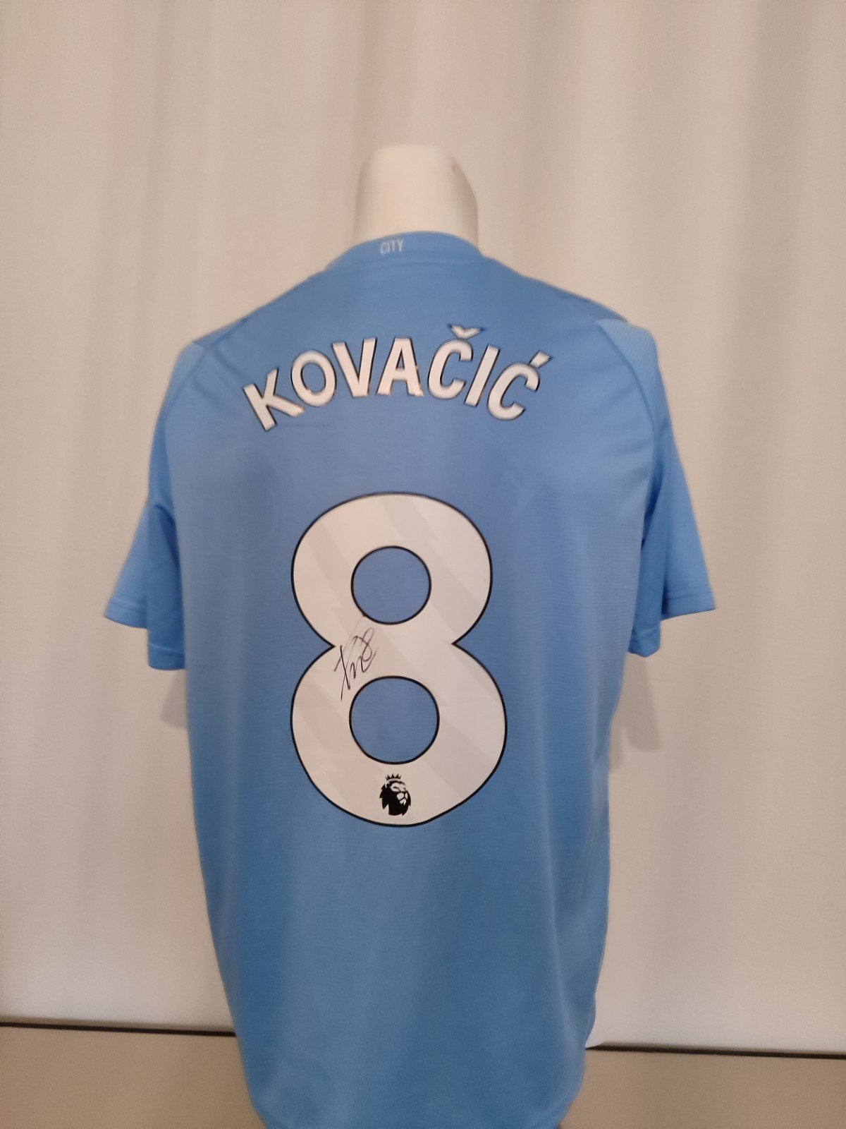Gesigneerd Manchester City shirt van Mateo Kovacic met COA., Verzamelen, Ophalen of Verzenden, Nieuw, Buitenlandse clubs, Shirt