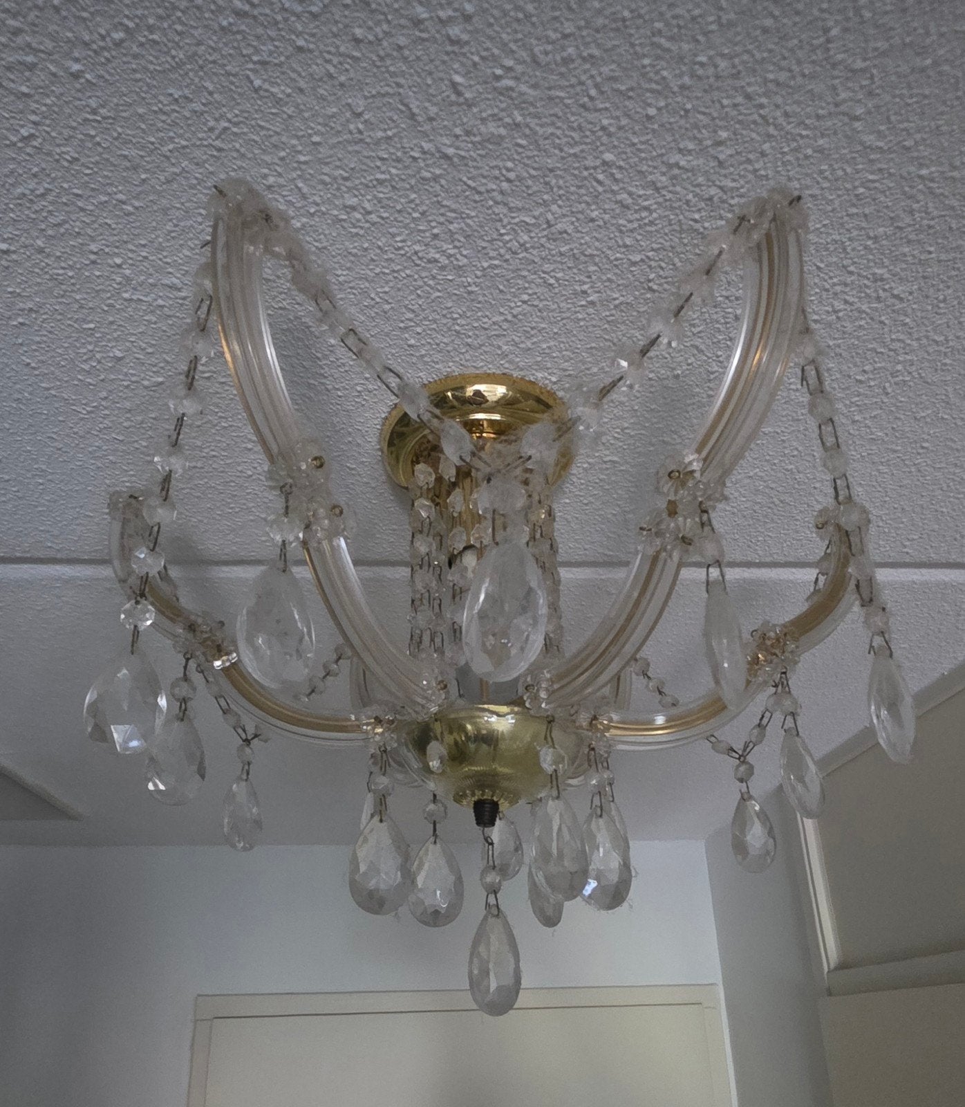 Gouden/ messing kroonluchter met Kristallen Druppels, Huis en Inrichting, Ophalen, Klassiek, Elegant, Luxe, E14 (klein), Zo goed als nieuw