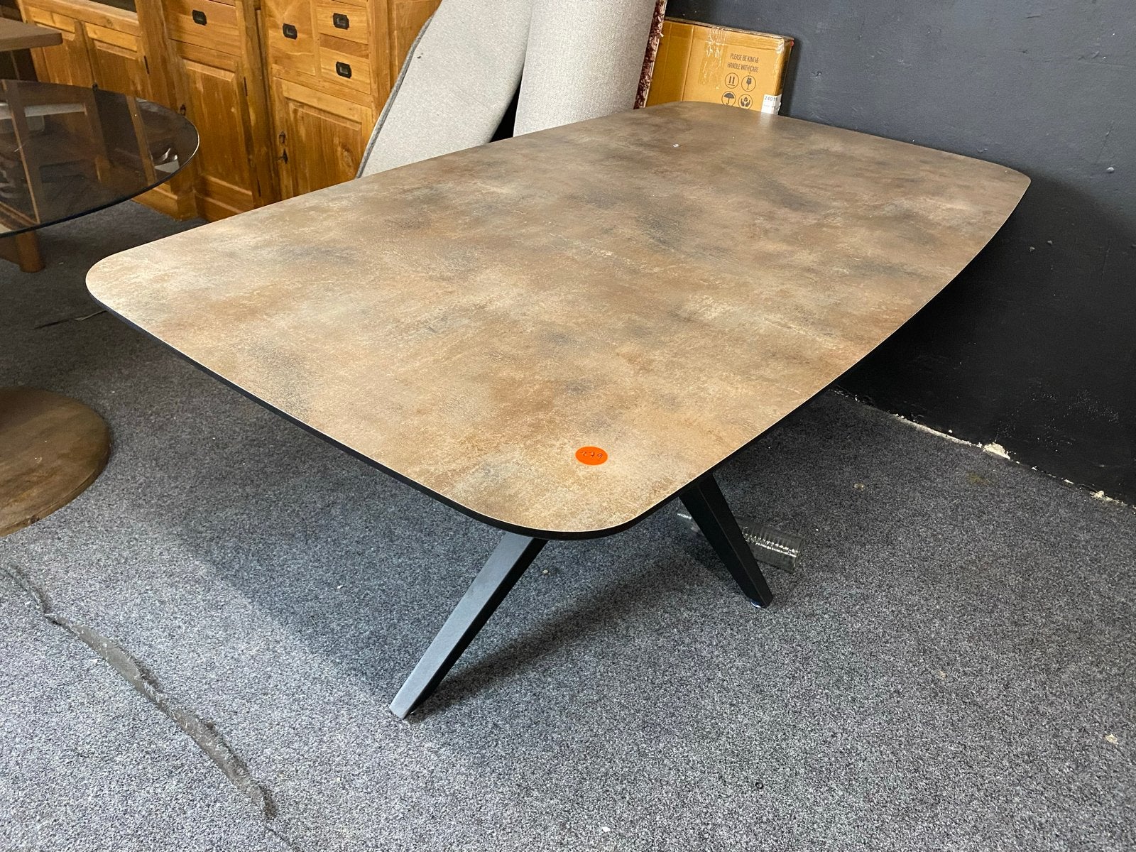 Moderne eettafel betonlook 180x103 met metalen onderstel, Huis en Inrichting, Tafels | Eettafels, Nieuw, 50 tot 100 cm, 150 tot 200 cm