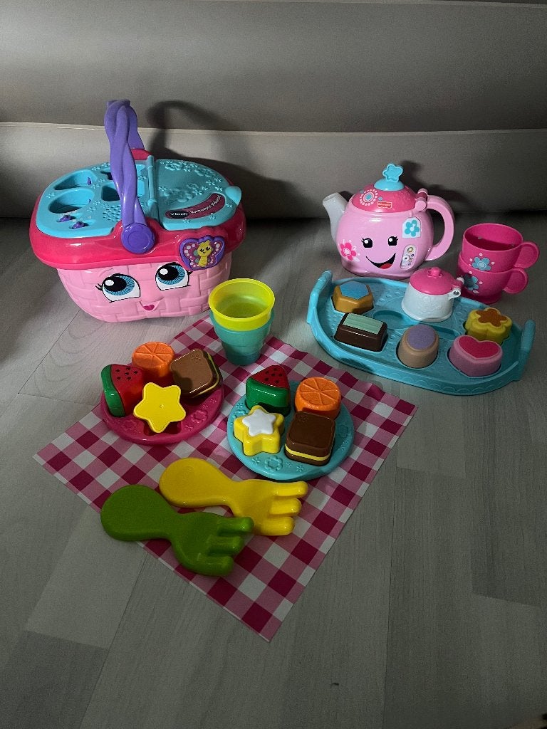 V-tech picknick mand & Fisher Price theeset, Ophalen, Zo goed als nieuw