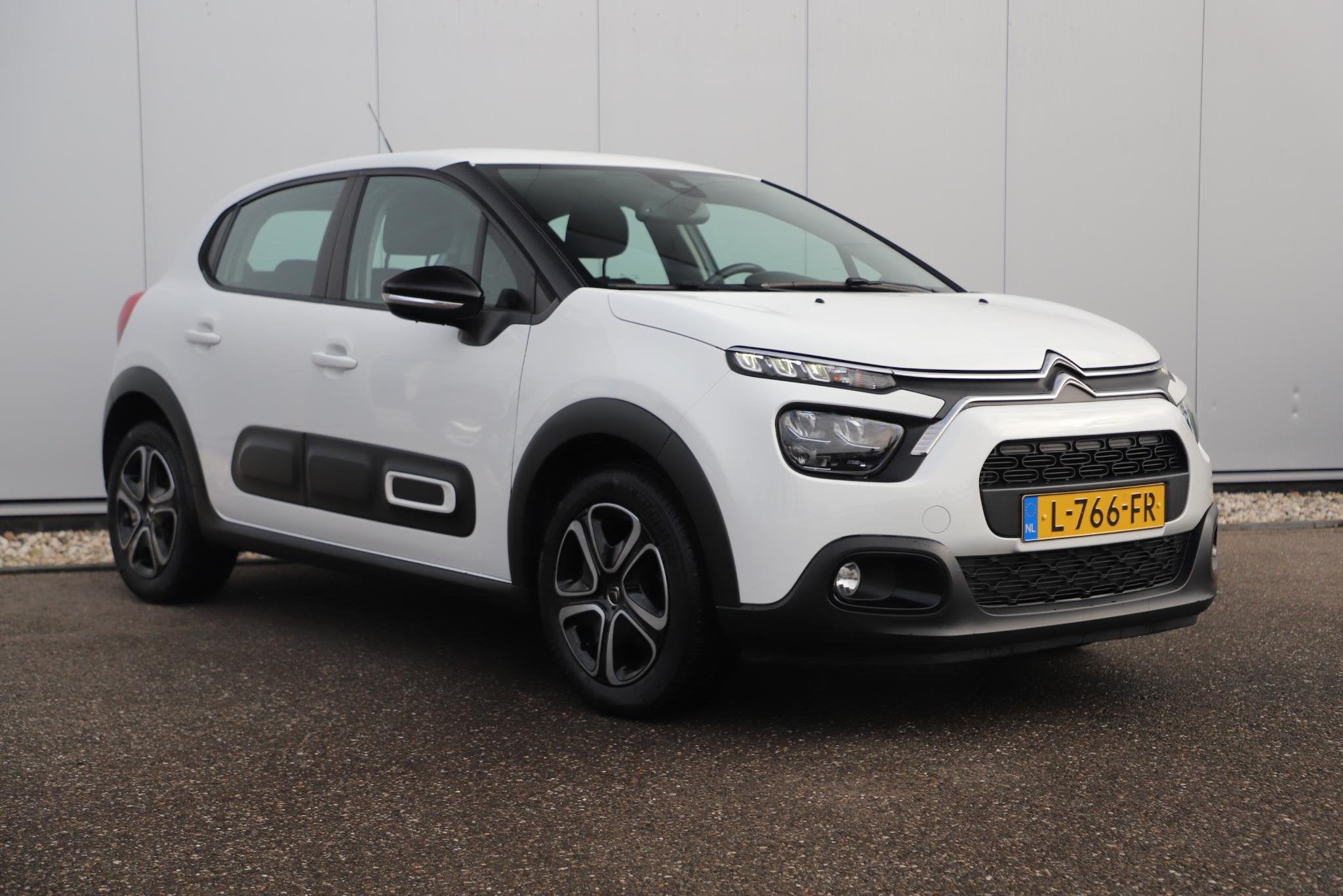 Citroen C3 1.2 PureTech Feel Navigatie Carplay Android Bluet, Voorwielaandrijving, 83 pk, Euro 6, 1199 cc