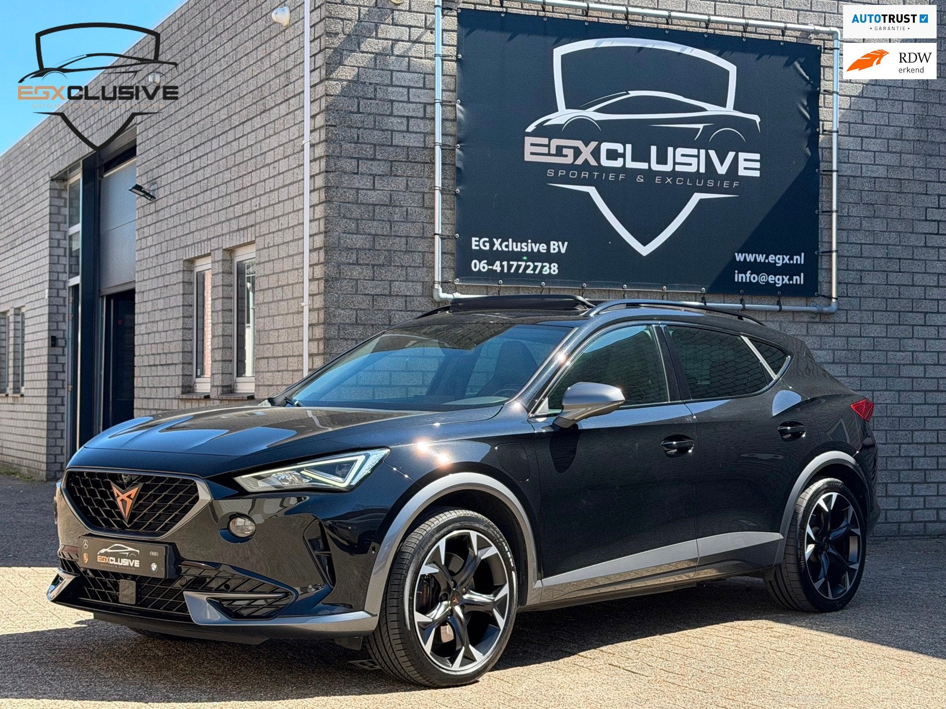 Cupra Formentor Camera/Pano/Trekhaak/Bomvol! 1.4 e-Hybrid VZ, Auto's, Gebruikt, Leder en Stof, Zwart, Plug-in hybride