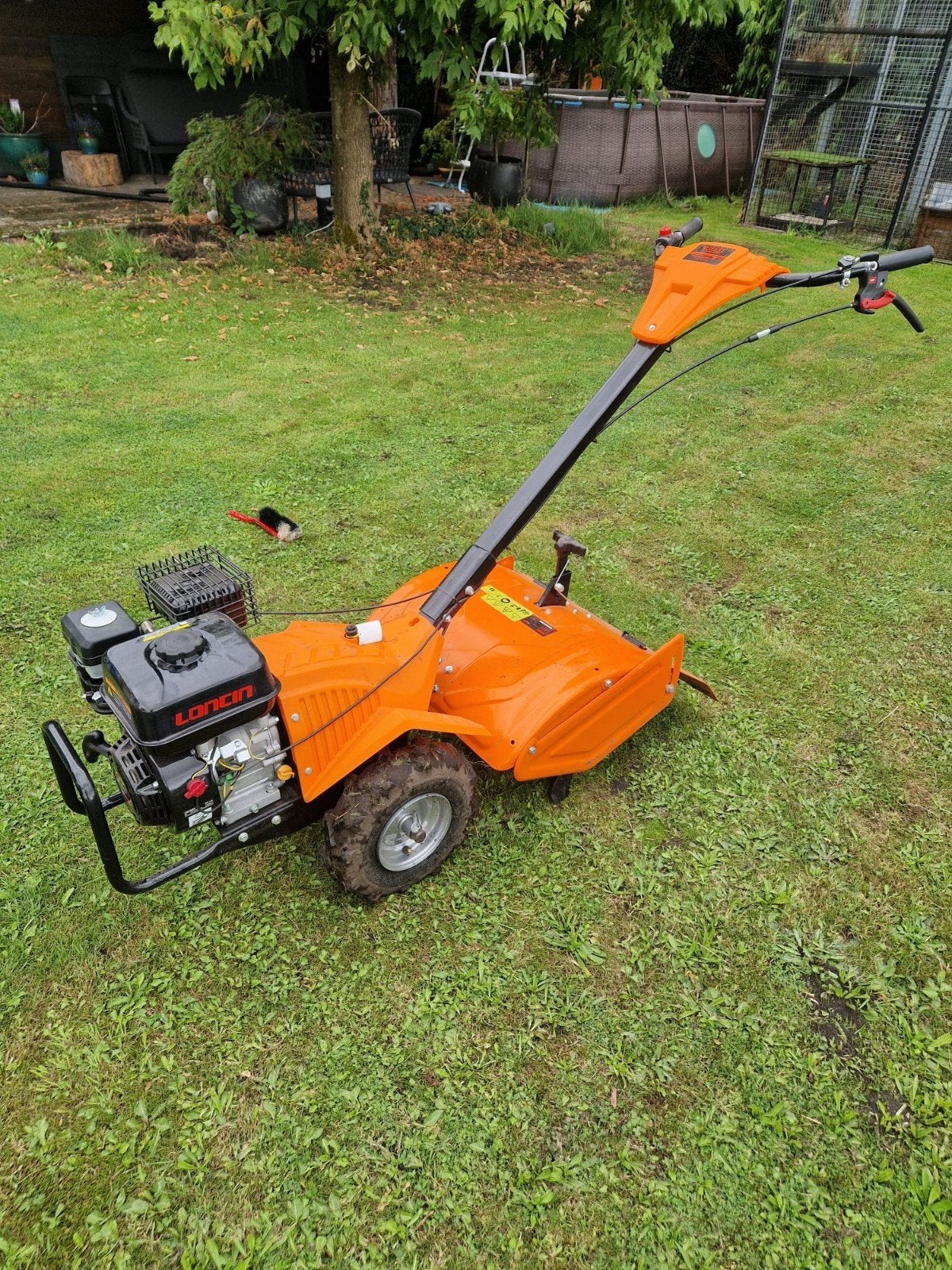 Kibani Grondfrees Benzine - 196cc - 46cm - 6.5pk
Loncin moto, Ophalen, Zo goed als nieuw, 40 t/m 49 cm, Kibani