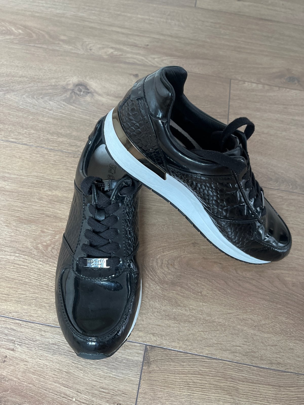 Ted Baker Zwarte Lakleren Sneakers - Maat 40, Zwart, Ophalen of Verzenden, Sneakers of Gympen, Zo goed als nieuw