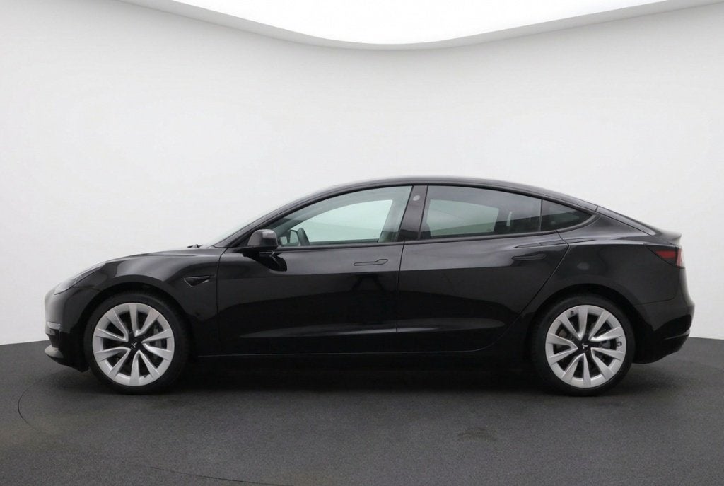 Foto 2 van Tesla Model 3 Standard Range Plus RWD 60 kWh AMD Ryzen SOH 9