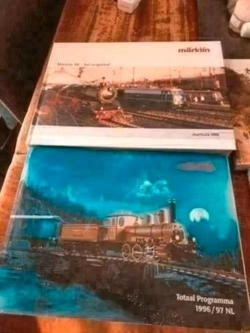 Märklin Catalogus Jaarboek 2006 & Totaal Programma 1996/97, Wisselstroom, Gebruikt, Märklin, Boek, Tijdschrift of Catalogus