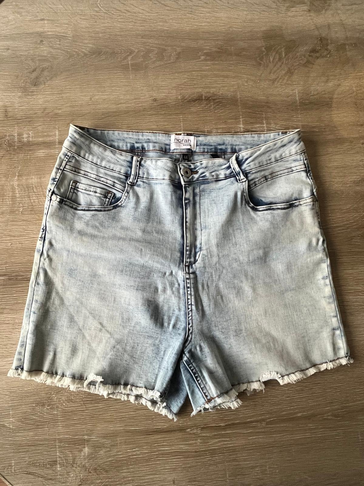 Korte spijkerbroek lichtblauw Norah high waist stretch mt 44, Ophalen of Verzenden, Gedragen, Blauw, Broek of Spijkerbroek