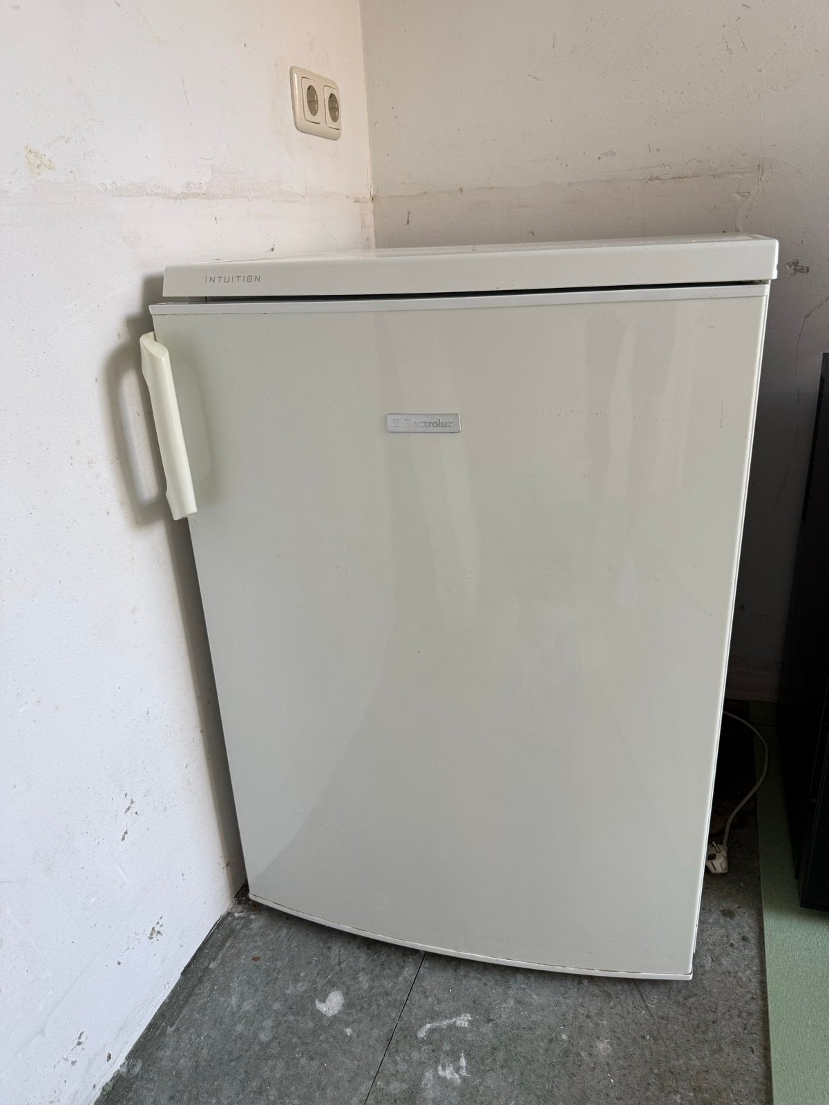 Compacte koelkast - Ideaal voor kleine ruimtes, Witgoed en Apparatuur, 75 tot 100 liter, 45 tot 60 cm, Ophalen, 85 tot 120 cm