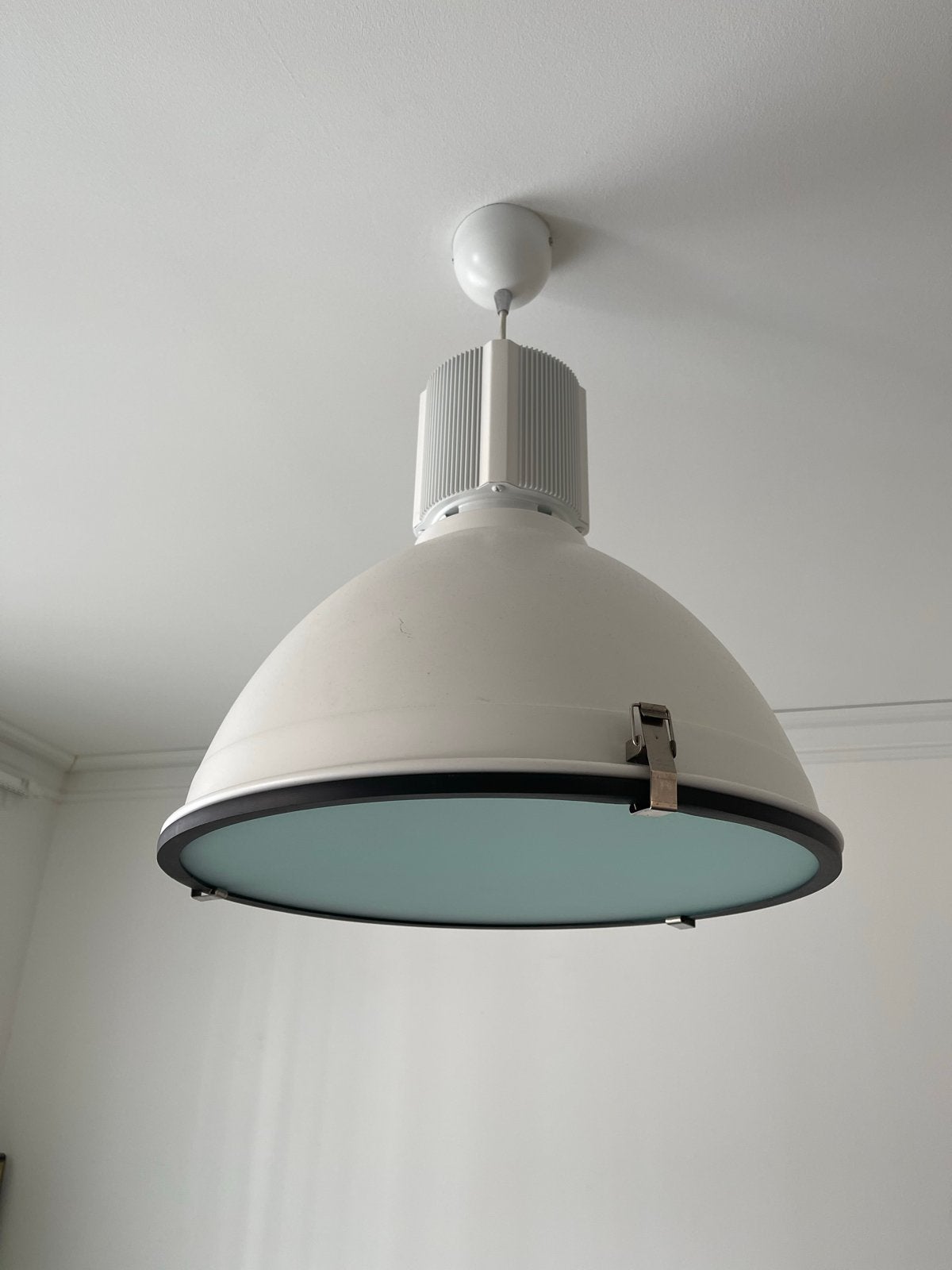 Industriële Hanglamp - Wit Metaal met Diffuser, Huis en Inrichting, Lampen | Hanglampen, Ophalen of Verzenden, Zo goed als nieuw