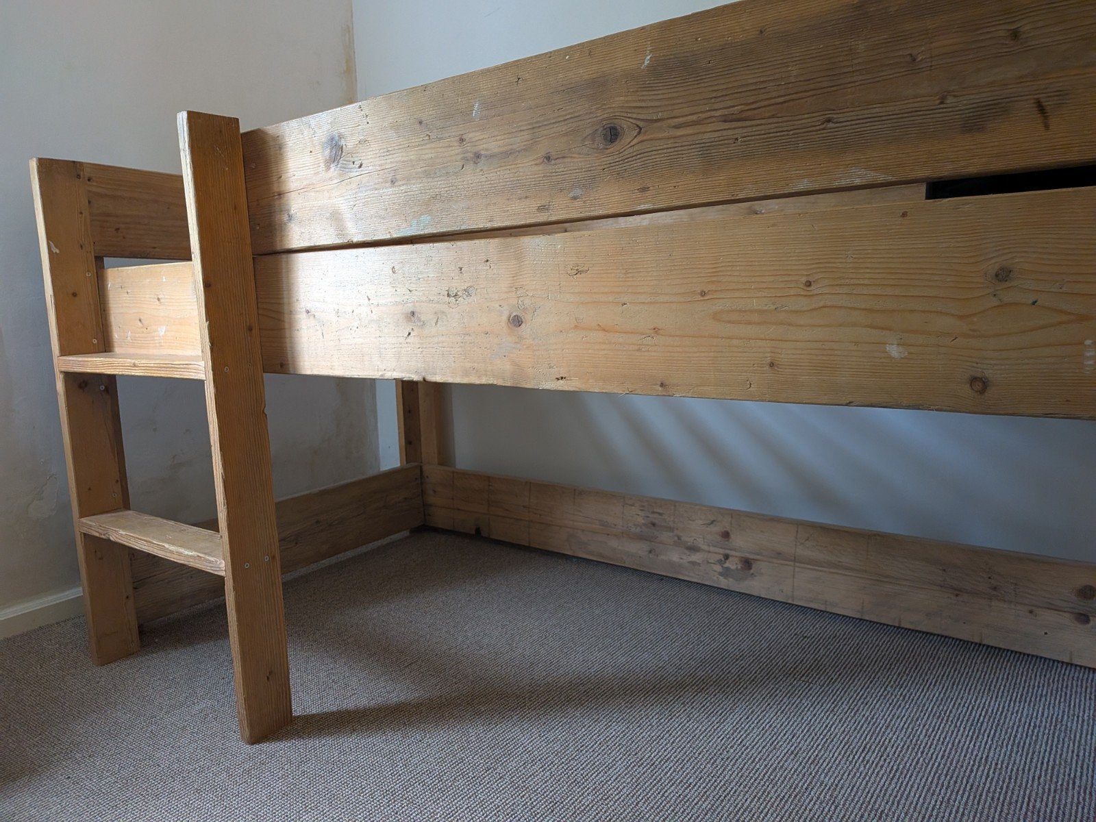 Mooie steigerhouten hoogslaper met lattenbodem
Onder het bed, Ophalen, Hoogslaper