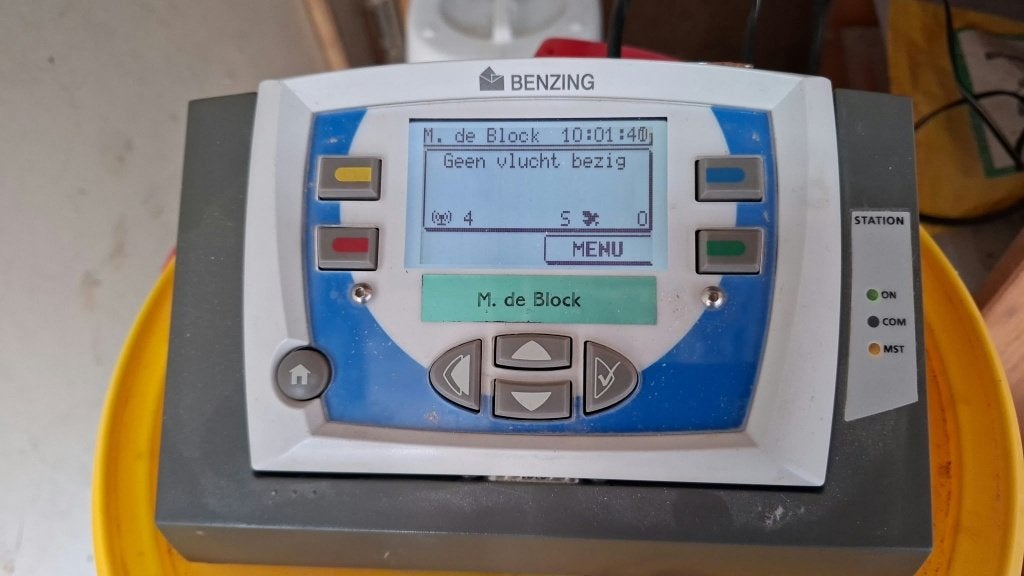 complete BENZING ATIS M1 duivenklok + 4 scans, Geslacht onbekend, Overige soorten