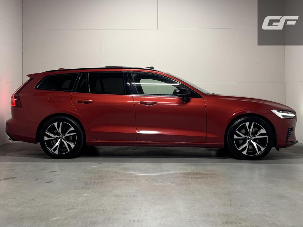 Volvo V60 2.0 T8 Twin Engine AWD R-Design Pano H/K 360 HUD, Auto's, Automaat, Gebruikt, Zwart, 4 cilinders