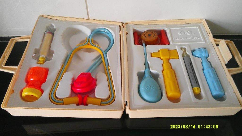 Fisher Price dokterskoffer, retro, vintage., Ophalen of Verzenden, Zo goed als nieuw, Speelset