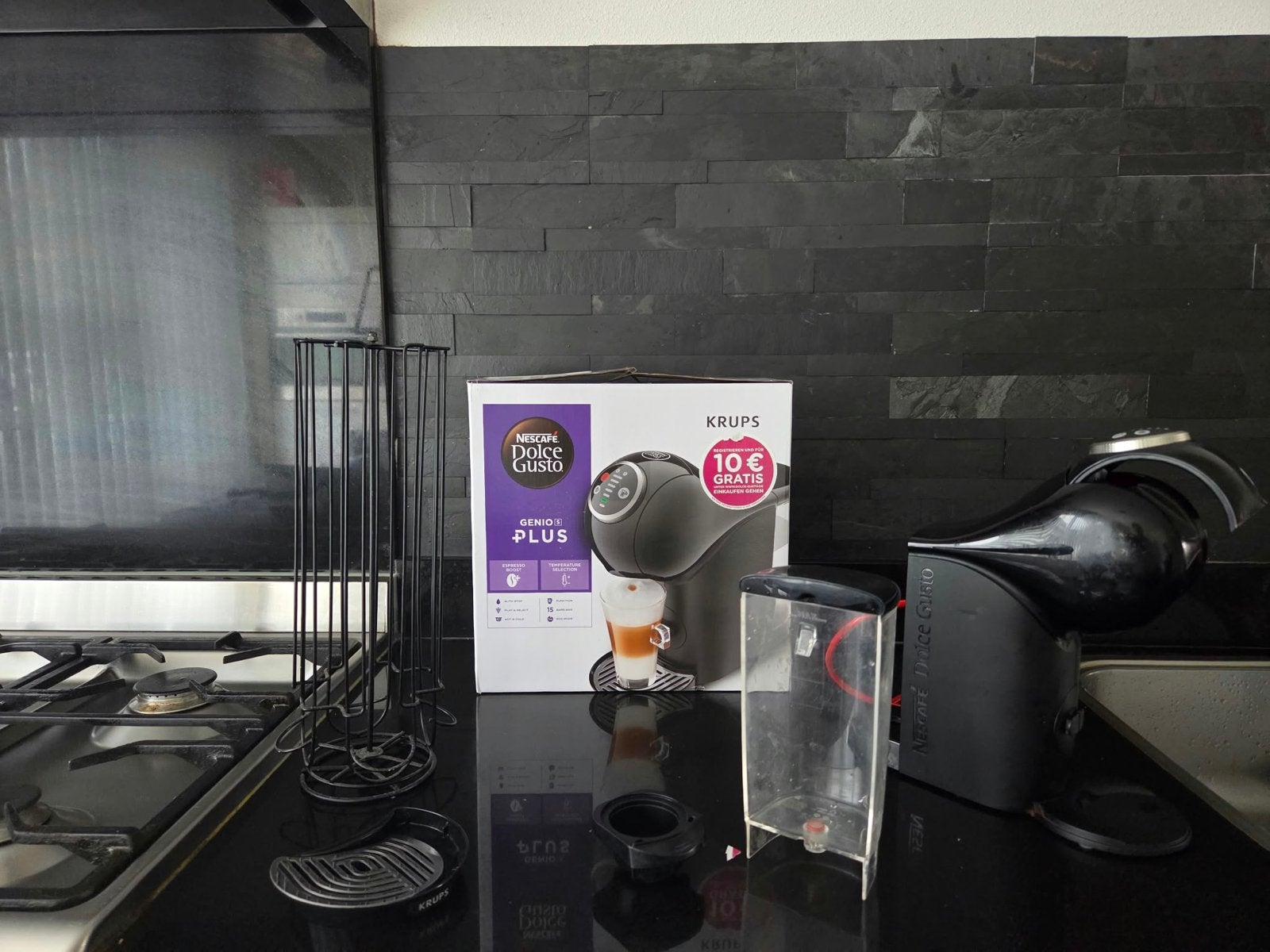 Nescafé Dolce Gusto Genio S Plus met capsulehouder, Witgoed en Apparatuur, Ophalen, Koffiemachine, Zo goed als nieuw, 1 kopje