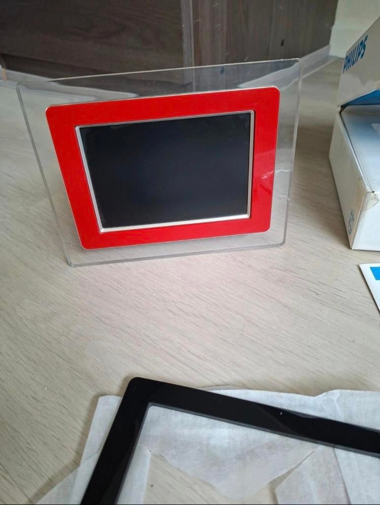 Philips PhotoFrame 7FF1MS/00, Audio, Tv en Foto, Fotografie | Digitale fotolijsten, Ophalen of Verzenden, Zo goed als nieuw, Accu