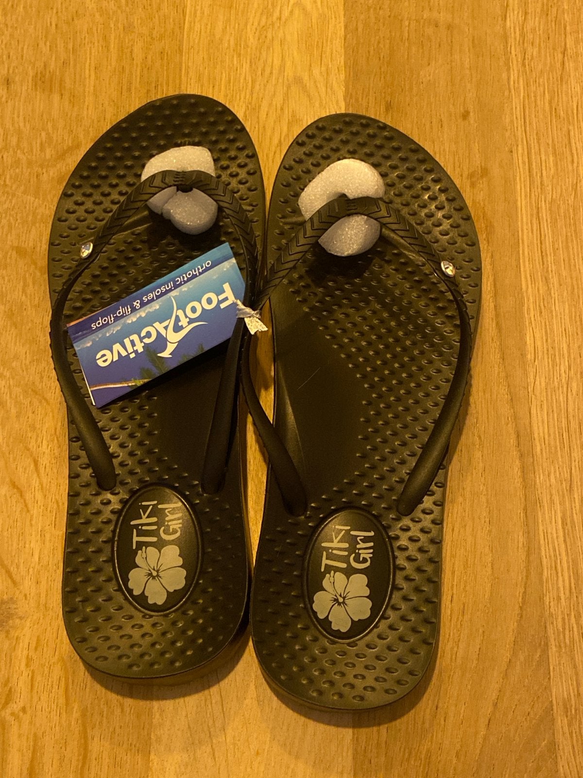 Nieuwe FootActive Tiki Girl teenslippers - Maat 39/40, Slippers, Zwart, Ophalen of Verzenden, Zo goed als nieuw