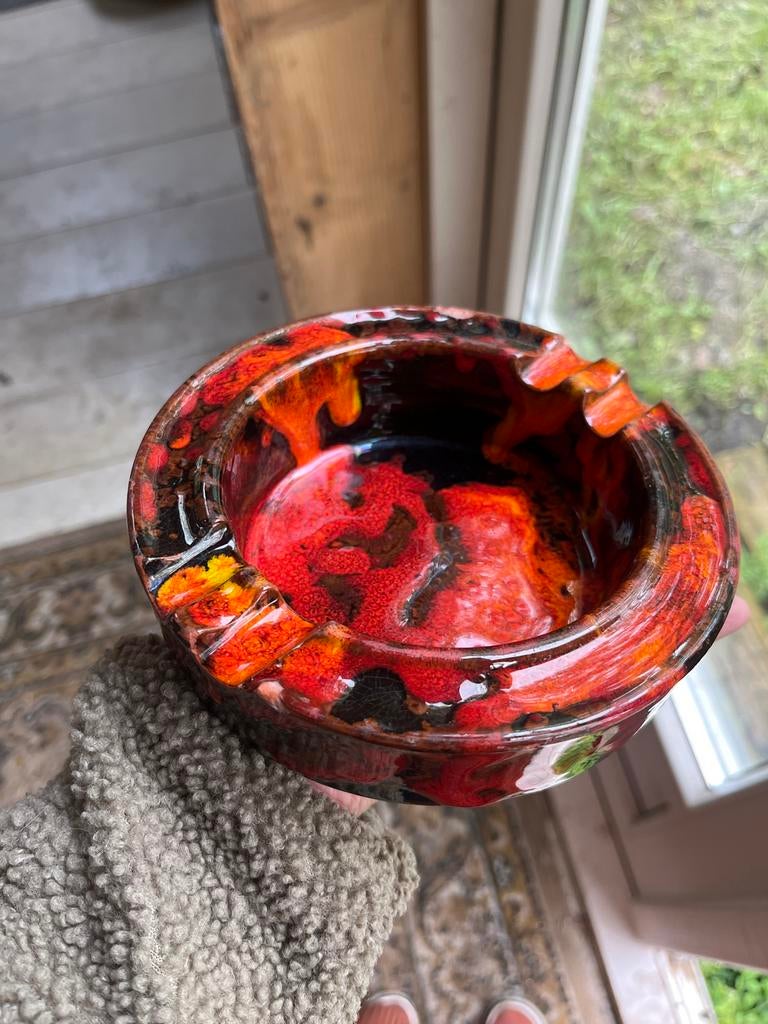 Grote vintage asbak 16 cm Fat Lava - rood/zwart, Antiek en Kunst, Ophalen of Verzenden