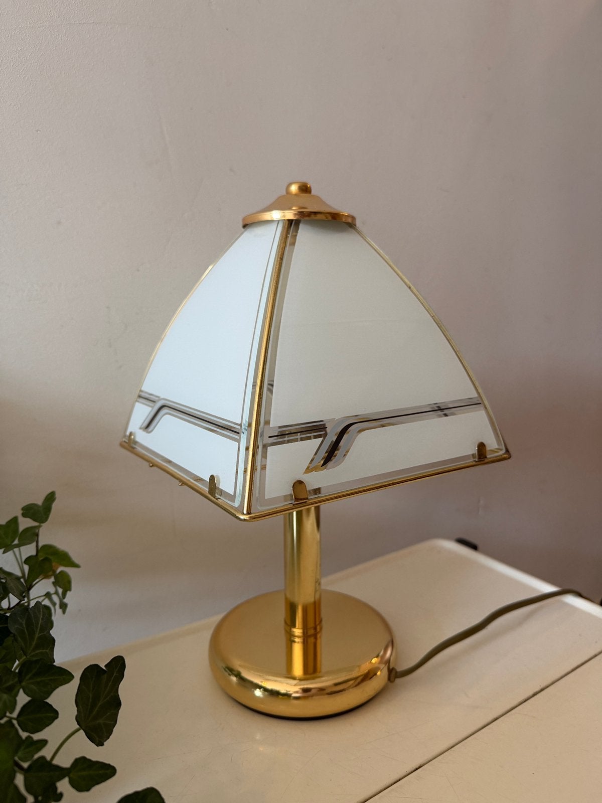 Hollywood Regency Piramide tafellamp, Antiek en Kunst, Antiek | Lampen, Ophalen of Verzenden