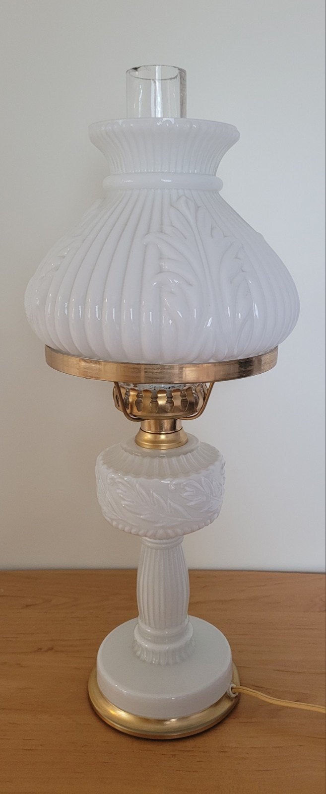 Vintage Melkglas Tafellamp met Messing Details, Ophalen of Verzenden