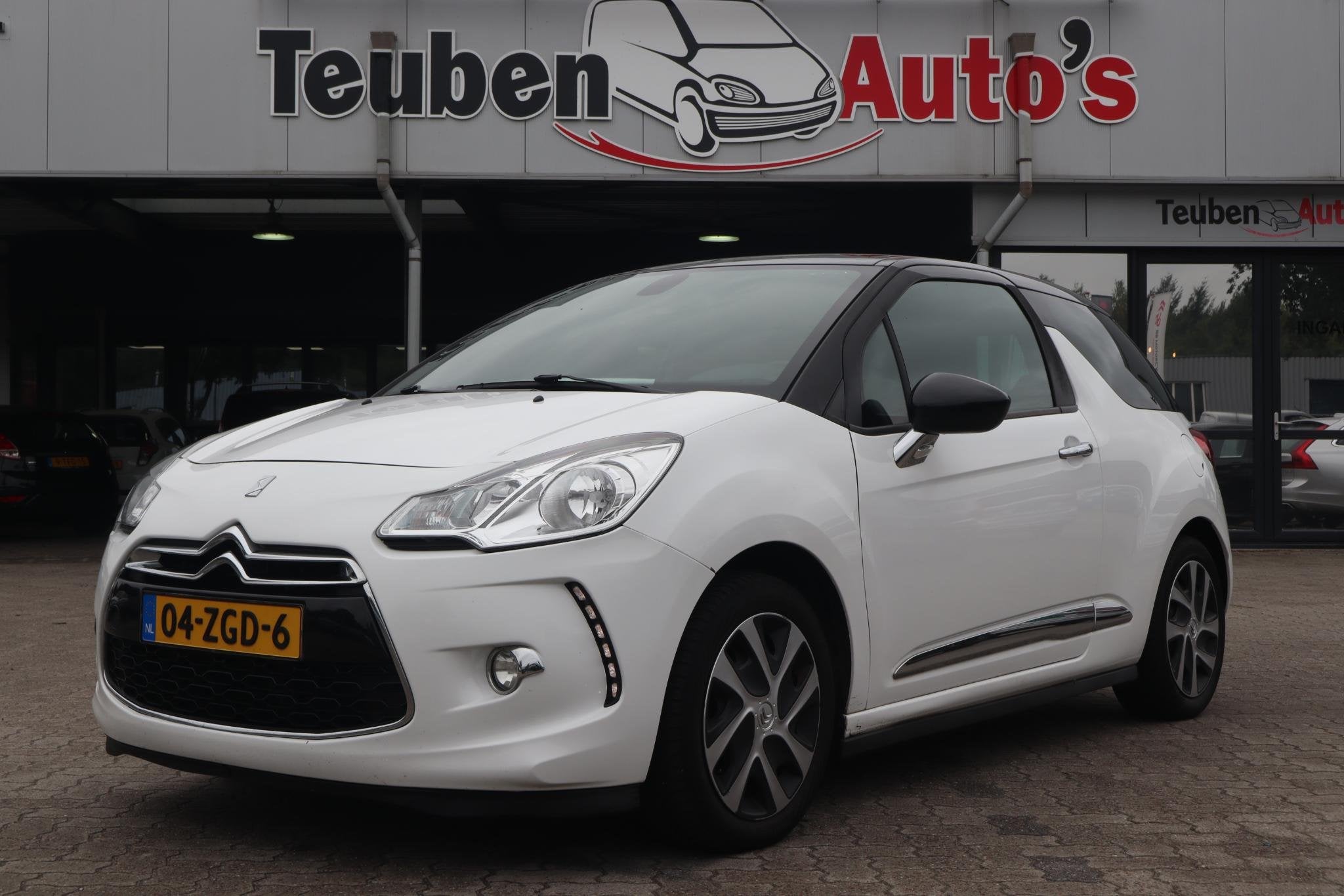 Citroen DS3 1.2 VTi Chic | Climate control | Cruise control, Voorwielaandrijving, Euro 5, 1199 cc, 82 pk