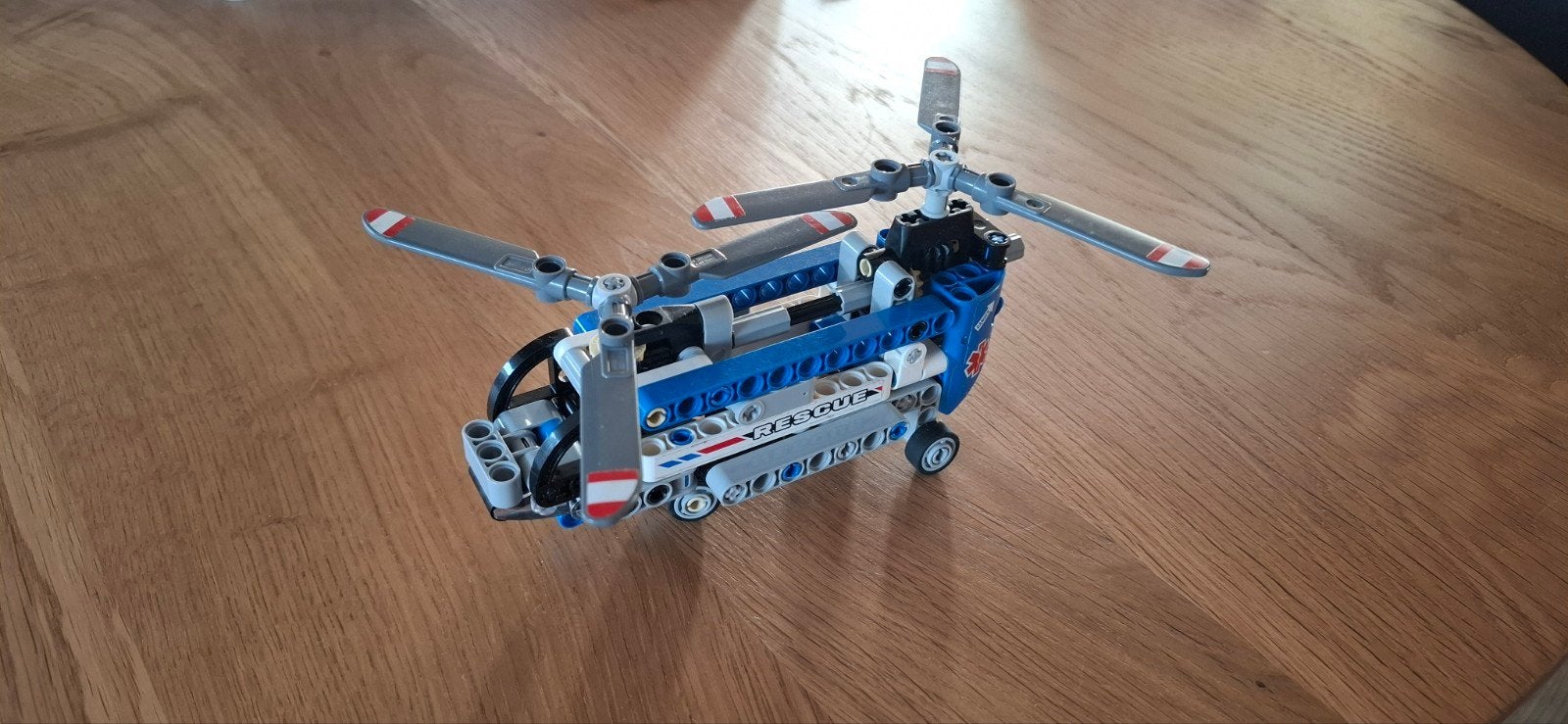 Lego 42020 twin rotor helicopter, Ophalen, Lego, Zo goed als nieuw, Complete set