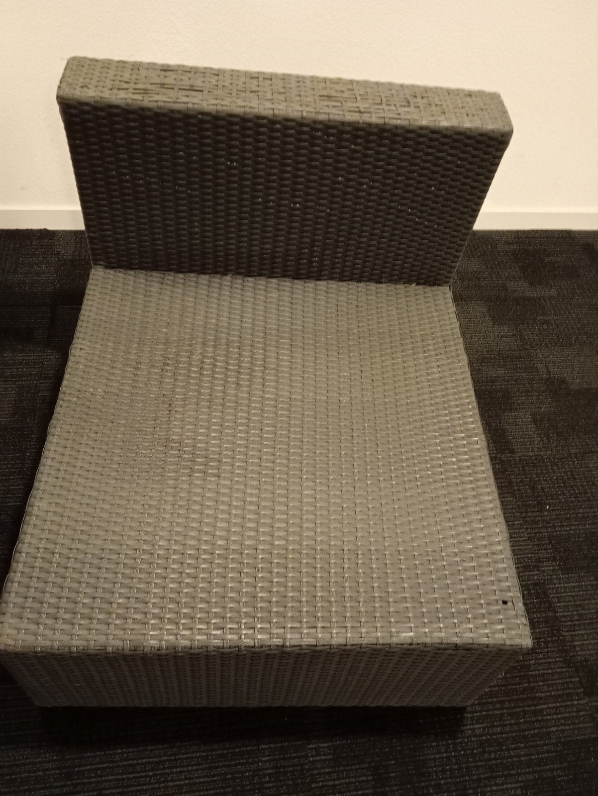 Grijze rotan stoel, 72 cm diep, Ophalen, Gebruikt