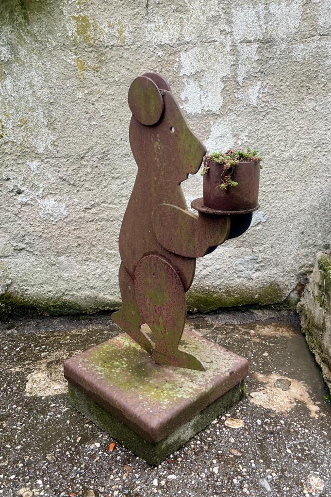 Metalen beer sculptuur met schaal, Tuin en Terras, Ophalen, Gebruikt, Metaal