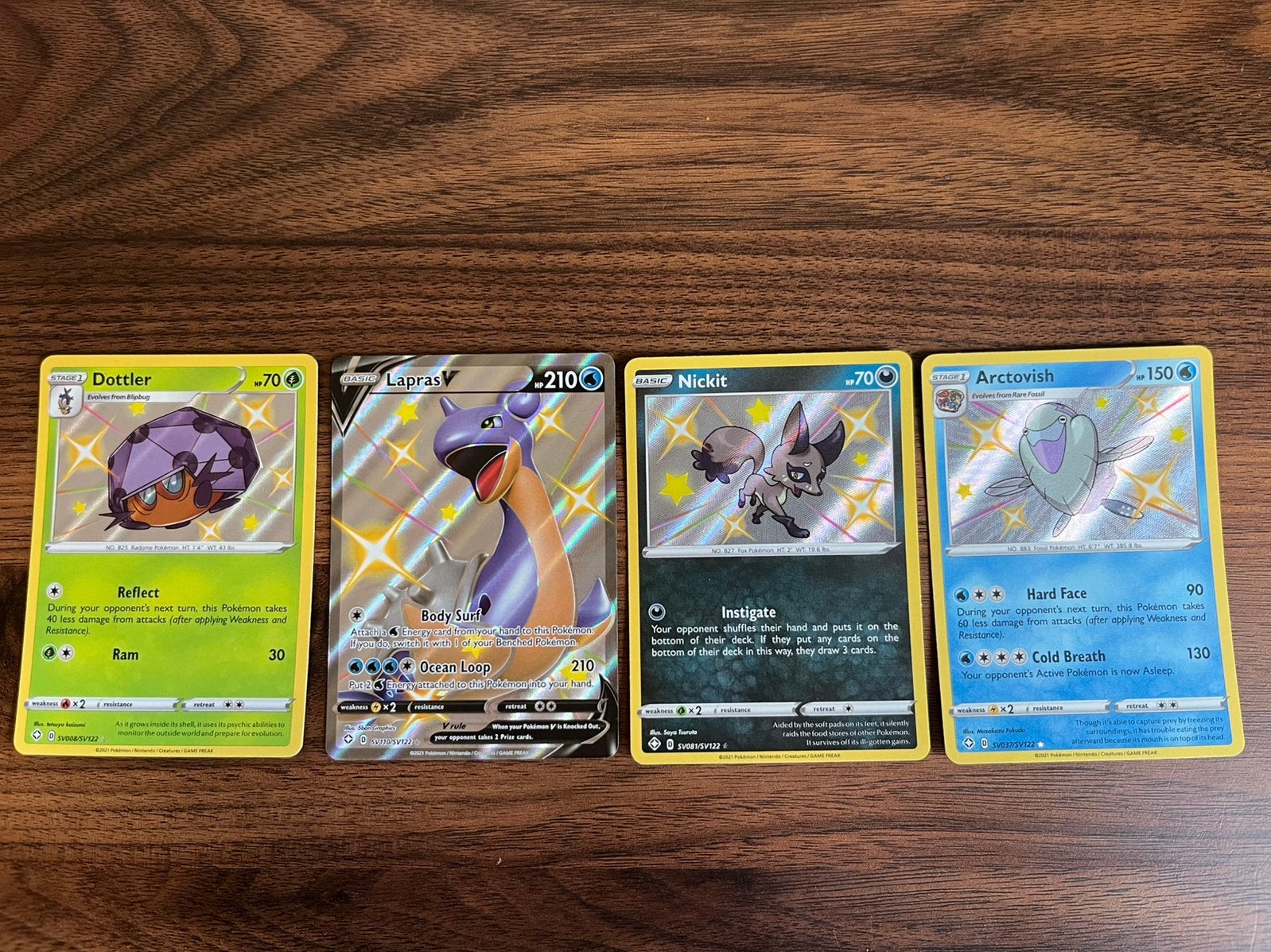 4 Shiny pokemon kaarten van Shining Fates, Hobby en Vrije tijd, Verzamelkaartspellen | Pokémon, Ophalen of Verzenden, Zo goed als nieuw