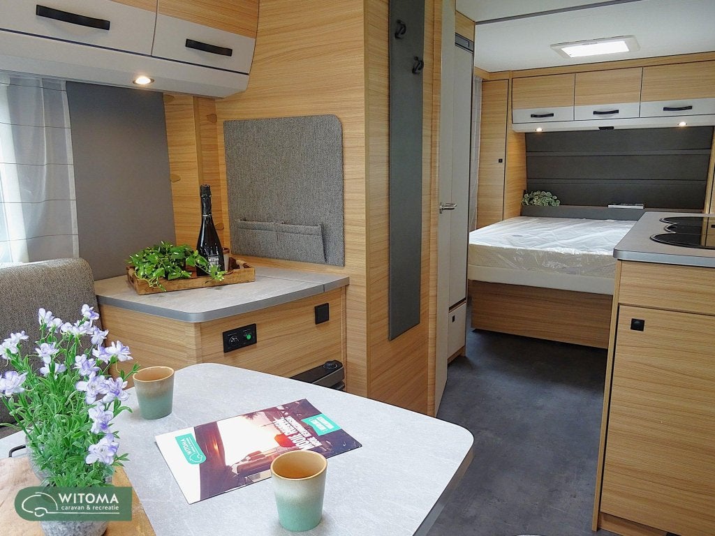 Dethleffs Summer Edition 530 DR Queensbed, Caravans en Kamperen, Rondzit, Bedrijf, Dethleffs, Schokbreker