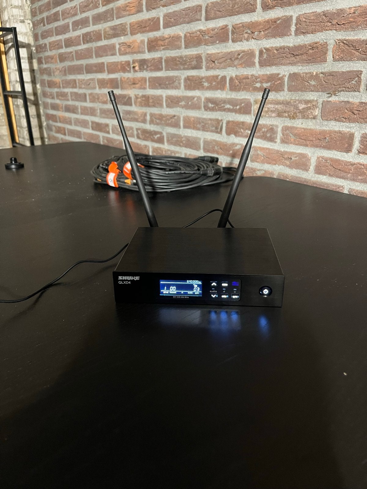 Zo goed als nieuwe Shure QLXD4 draadloze ontvanger, Muziek en Instrumenten, Microfoons, Ophalen of Verzenden, Zo goed als nieuw