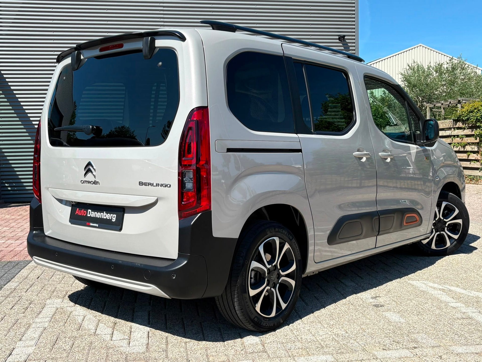 Citroen Berlingo 1.2 PureTech XTR GARANTIE! BOM-VOL-OPTIES W, Auto's, Dealer onderhouden, Zwart, Origineel Nederlands, Nieuw