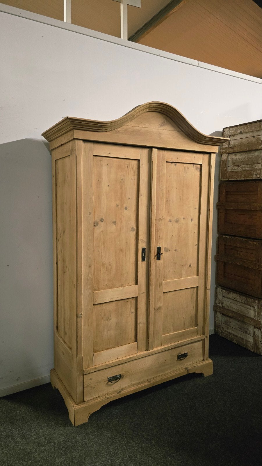 Antieke Grenen Houten Kledingkast uit voorraad leverbaar, 100 tot 150 cm, Met lade(s), Ophalen of Verzenden, Zo goed als nieuw