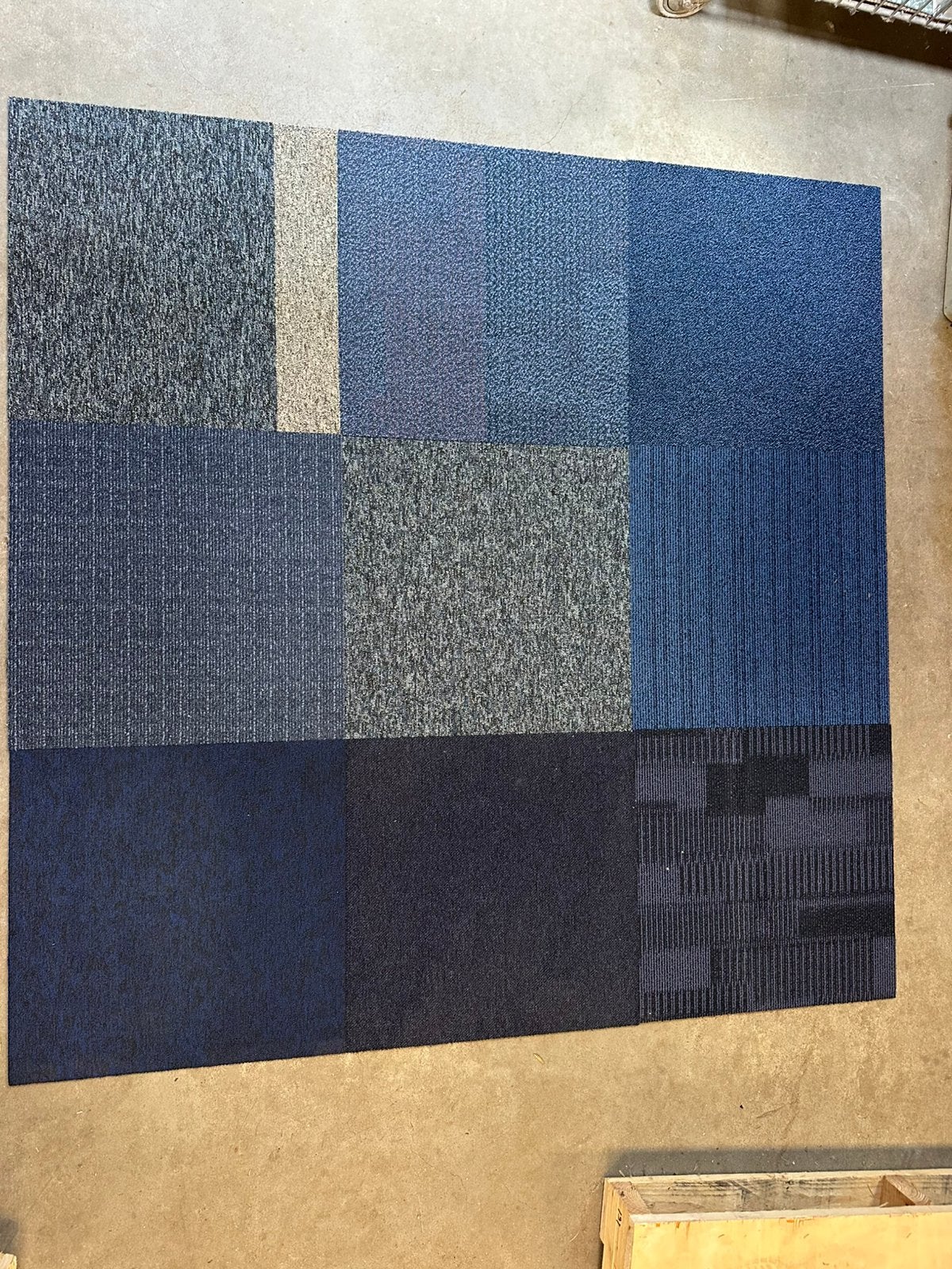Tapijttegels blauw mix met veel nog als nieuwe tapijttegels, Huis en Inrichting, Stoffering | Vloerbedekking, Ophalen, Q, Blauw