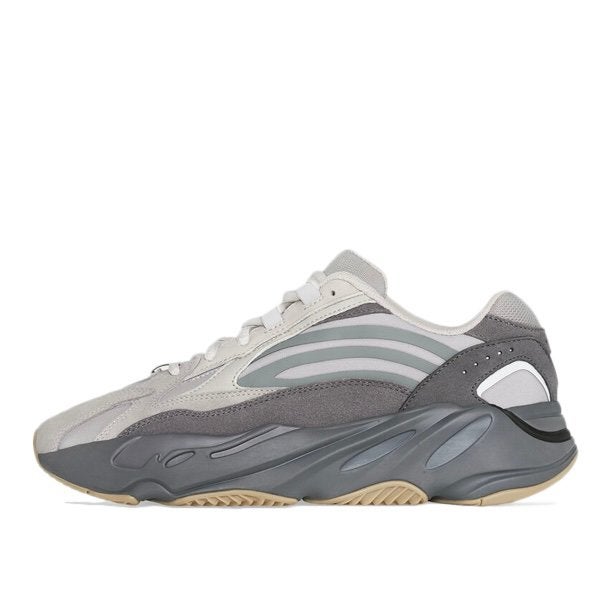 Yeezy 700 Tephra 41 1/3 - 44 - 44 2/3, Ophalen of Verzenden, Zo goed als nieuw