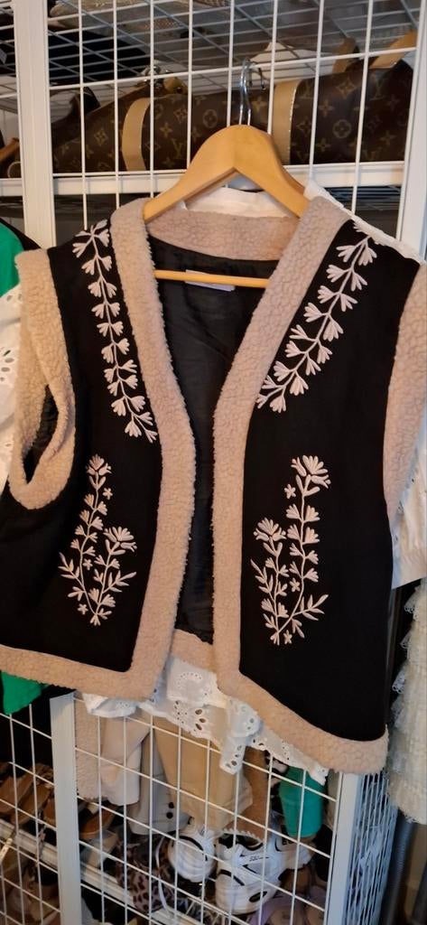 Costes teddy met folklore borduursel zwart gilet maat XL, Ophalen of Verzenden, Zo goed als nieuw, Maat 46/48 (XL) of groter, Zwart