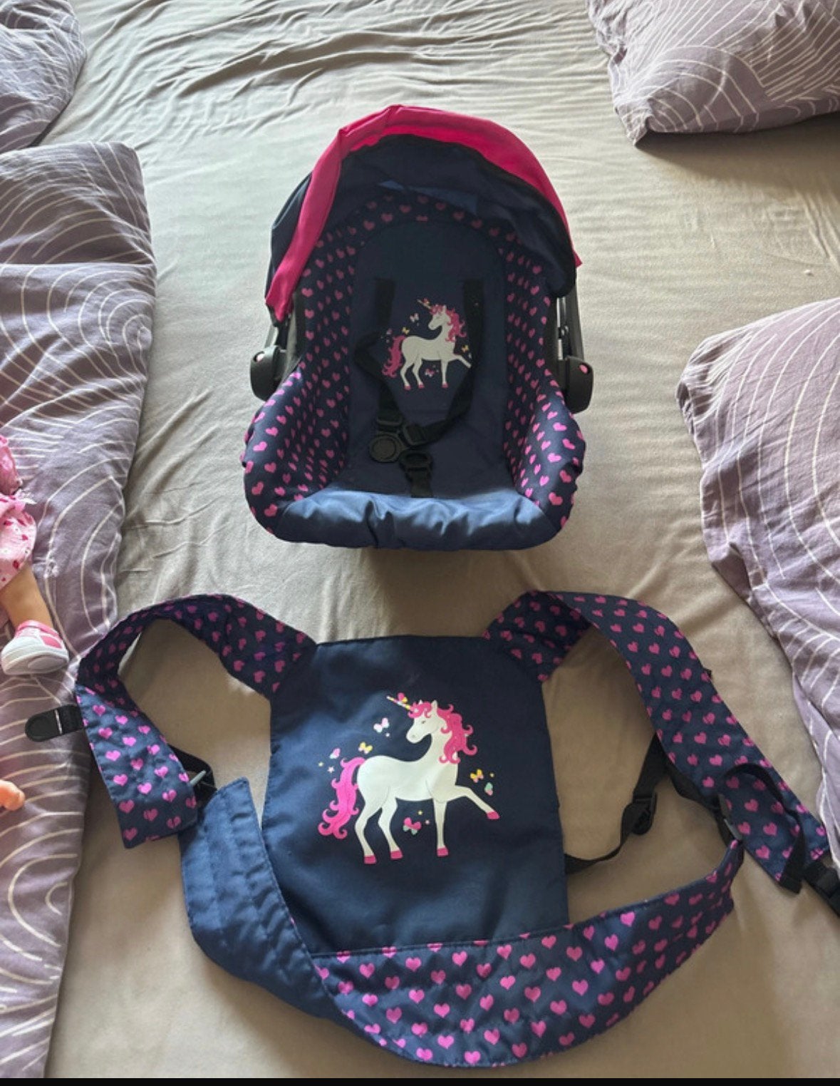 Poppen set: 2 babypoppen, 1 modepop, draagzak en autostoel, Kinderen en Baby's, Speelgoed | Poppen, Ophalen of Verzenden, Gebruikt