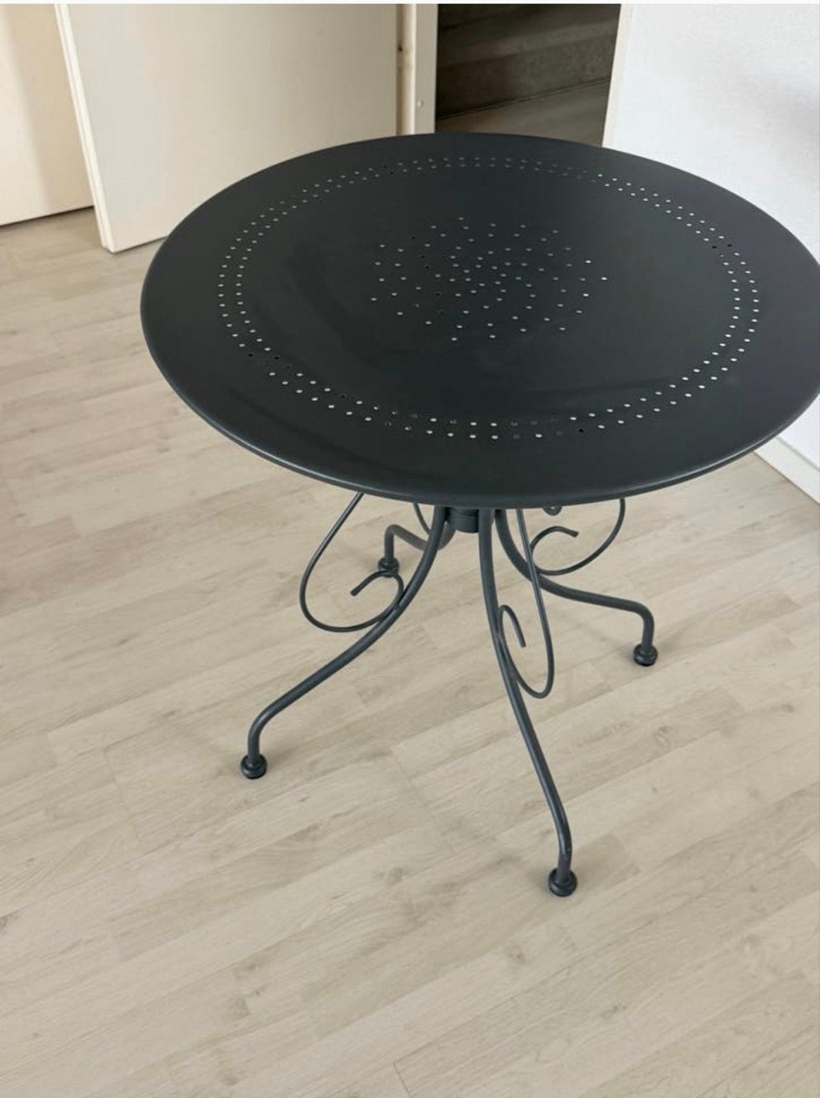 grijs metalen tuintafel - Rond, Tuin en Terras, Ophalen, Gebruikt, Rond, Metaal