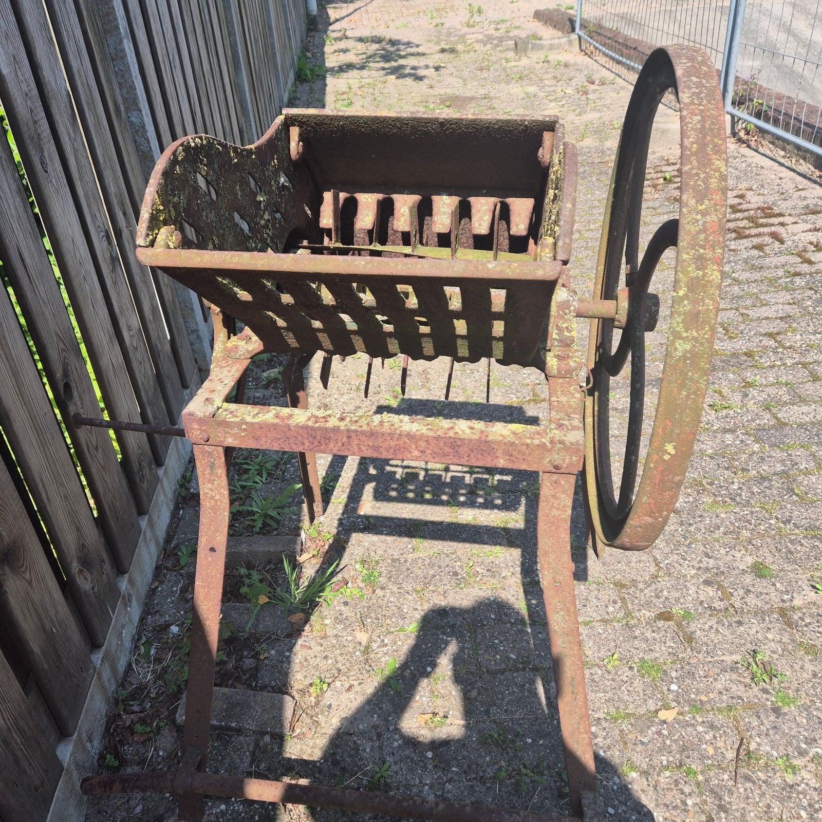 Te koop oude bietenmolen, Ophalen