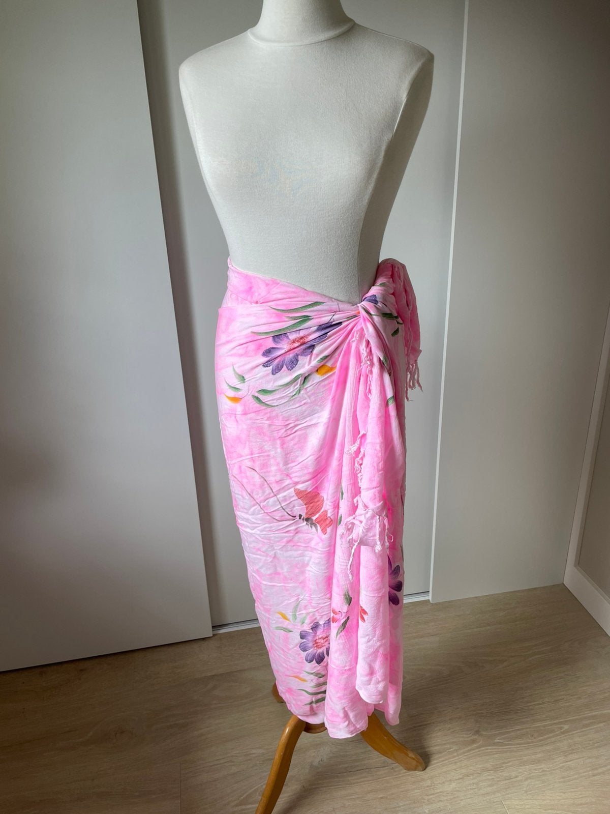 Roze bloemen Sarong / Omslagdoek zie tekst, Ophalen of Verzenden, Zo goed als nieuw, Roze, Overige typen