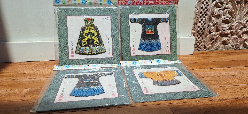 Traditionele Chinese Kledij Miniaturen, Textiel, Overige typen, Ophalen of Verzenden, 36 cm