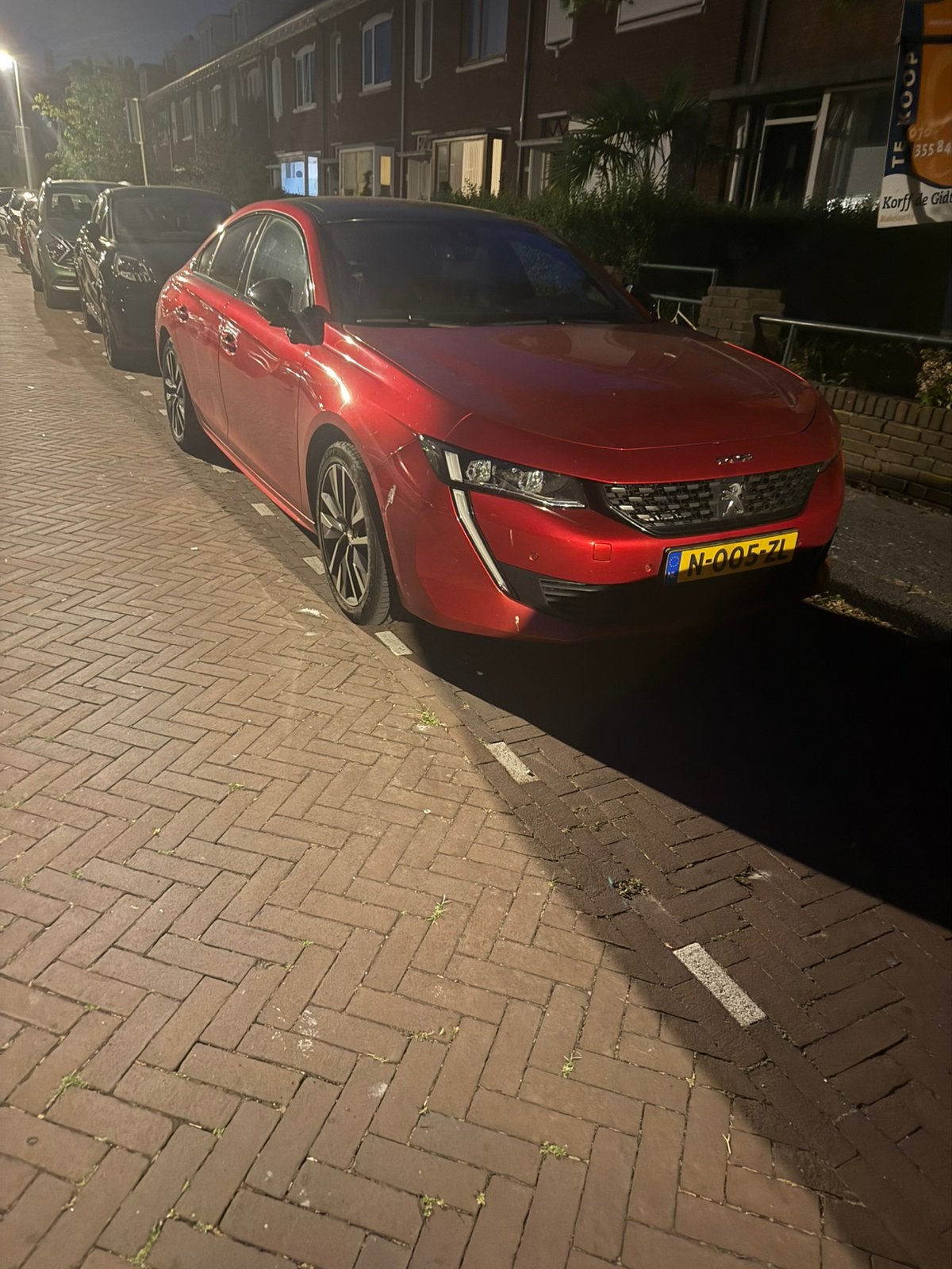 Peugeot 508 1.6 Plug-in Hybrid 225pk E-eat8 2022 Rood, 745 kg, Zwart, 4 cilinders, 181 pk