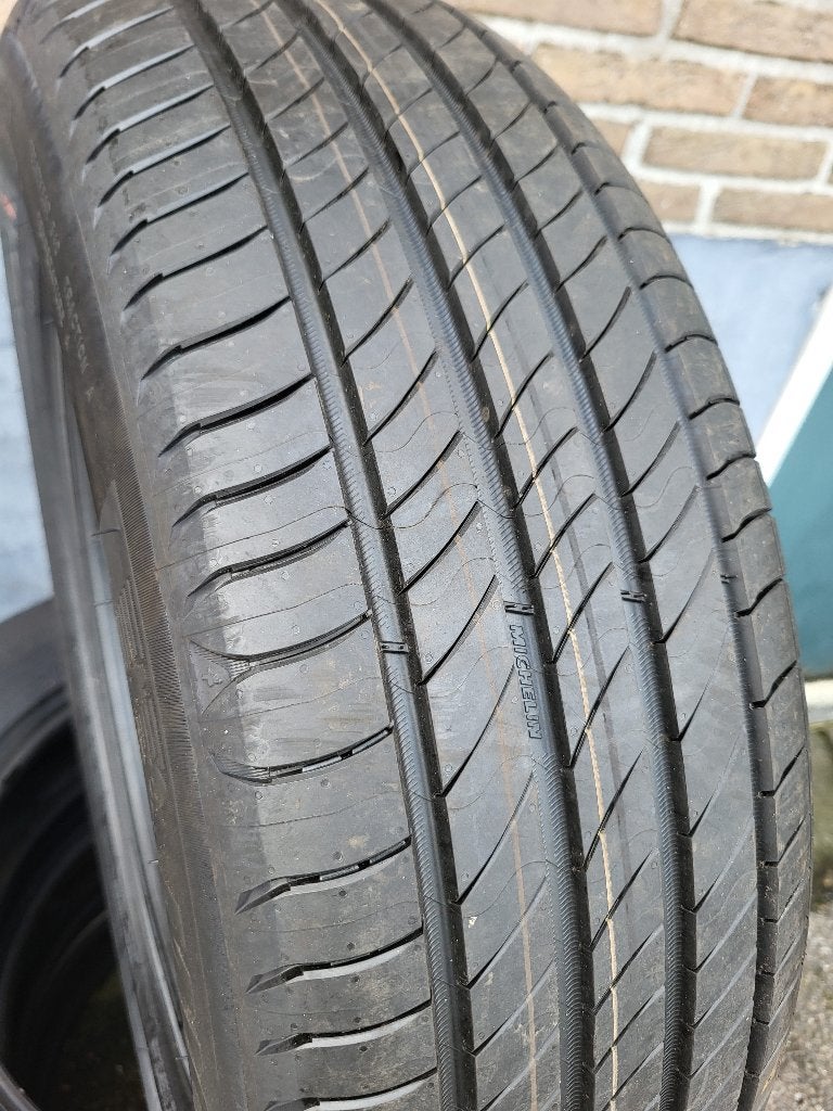 4 x 215/65/17 Michelin Primacy 4 NIEUW 400,- Incl montage !, Auto-onderdelen, 215 mm, Nieuw, Ophalen of Verzenden, Zomerbanden