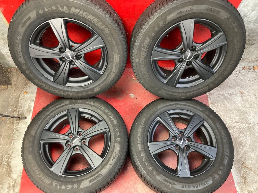 Winterbanden Subaru Forester 215/65R16 Michelin, Auto-onderdelen, 16 inch, ., Banden en Velgen, .