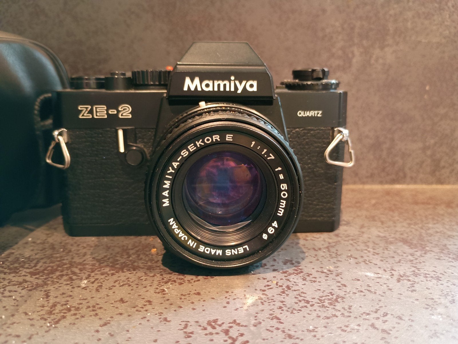 Mamiya ZE-2 Quartz analoge SLR camera + 50mm f/1.7 lens+ tas, Ophalen of Verzenden, Gebruikt, Spiegelreflex, Overige Merken