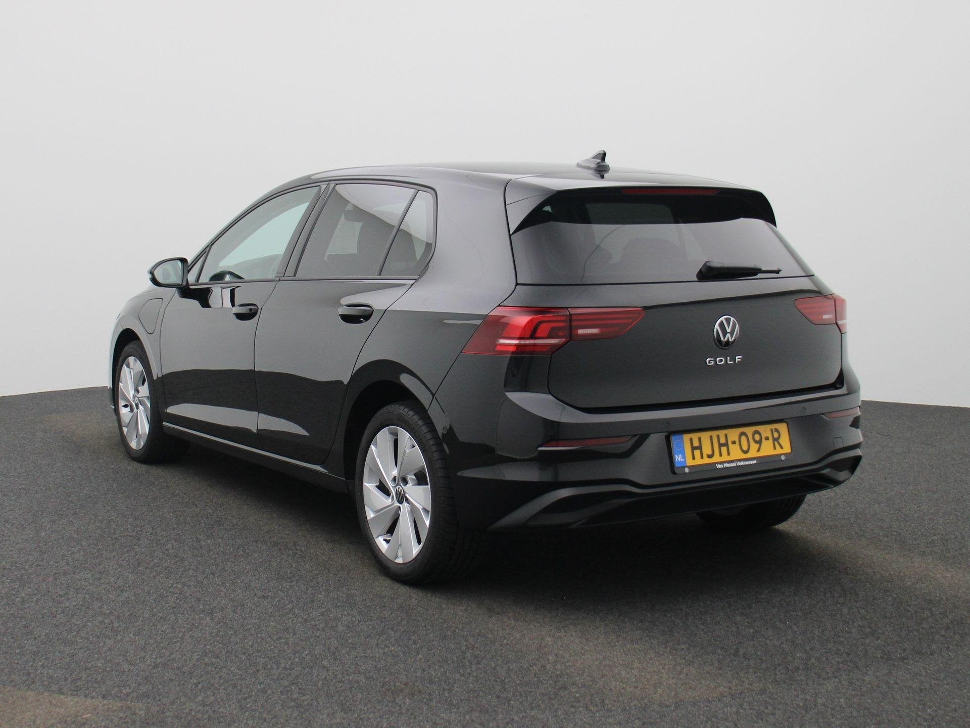 Volkswagen Golf 1.5 eHybrid Life Edition | Automaat | Naviga, 12 maanden, Stof, 1498 cc, 4 cilinders