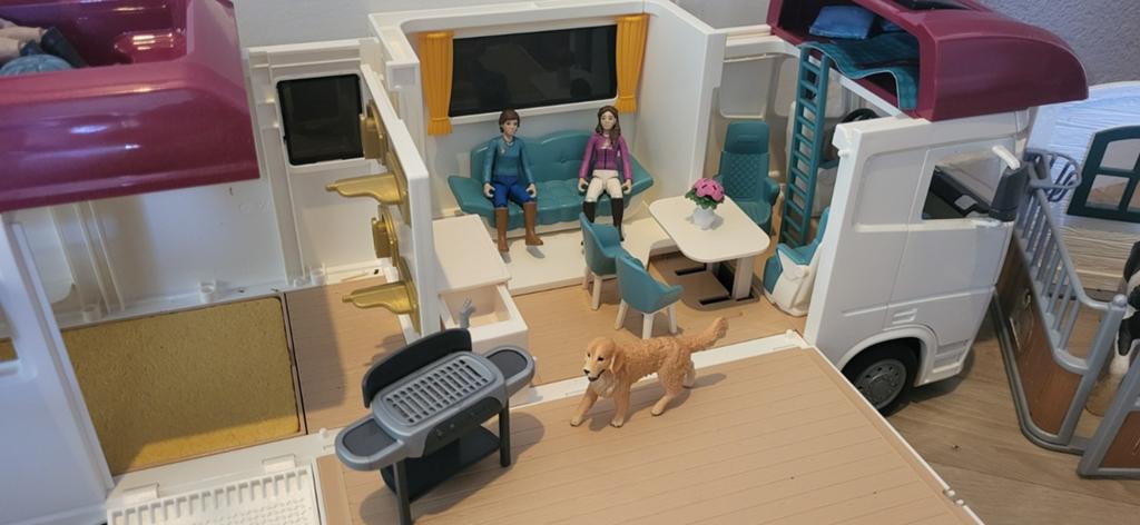 Grote Schleich set: Paardenvrachtwagen, stal en accessoires, Ophalen of Verzenden, Zo goed als nieuw, Jongen of Meisje